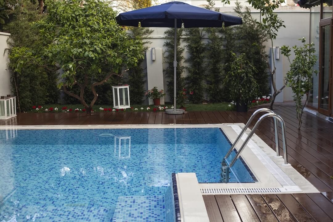 Pool Cleaning Emergency Service